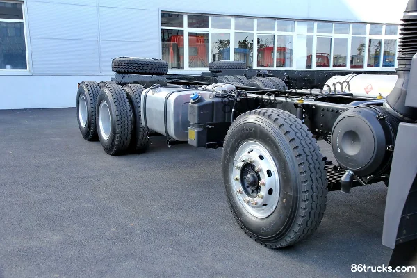 FAW Jiefang Qingdao HanV 290 ch 8X4(12 roues) châssis de camion benne 7,2 m Cabine (1) | 86Trucks