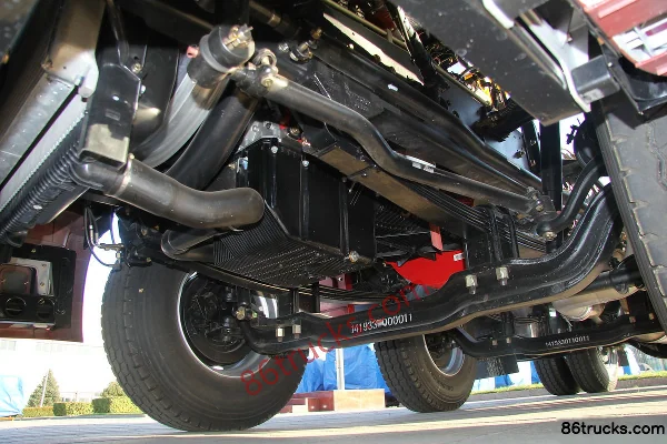 Foton AumanETX 6 Series Heavy Truck Super Power Edition 400 hp 6X2(8 wheels) Tractor Truck Chassis (3) | 86Trucks