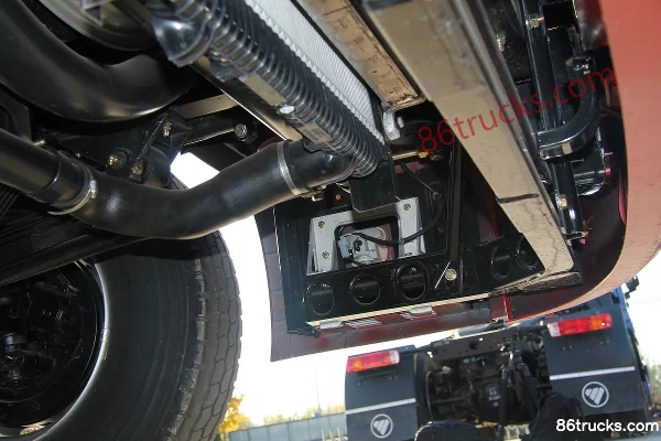Foton AumanETX 6 Series Heavy Truck Super Power Edition 400 hp 6X2(8 wheels) Tractor Truck Chassis (2) | 86Trucks