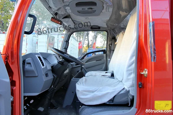 Sinotruk HOWO Hanjiang 108 hp 4X2(6 wheels) 4.2m single-row van light truck Cab (3) | 86Trucks
