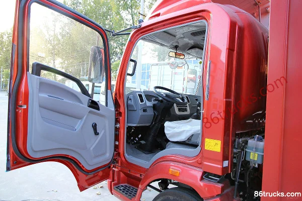 Sinotruk HOWO Hanjiang 108 hp 4X2(6 wheels) 4.2m single-row van light truck Cab (1) | 86Trucks