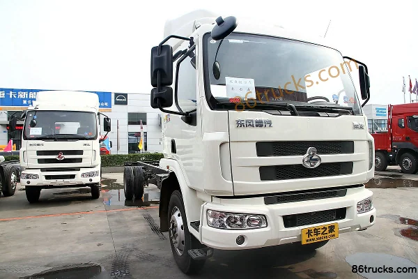 Dongfeng Liuqi Chenglong M3 Medium Truck 200 hp 4X2(6 wheels) 6.75m Flatbed Cargo Truck Exterior (2) | 86Trucks