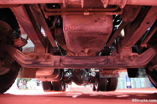 SAIC Hongyan Genlyon Changtu Edition 430hp 6X4(10 wheels) Tractor Truck Chassis (1) | 86Trucks
