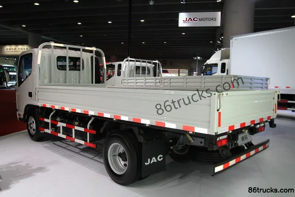 JAC Shuailing K340 124 hp 4X2(6 wheels) 4.23m Single Row Flatbed Light Truck (Oil Brake) Exterior (3) | 86Trucks