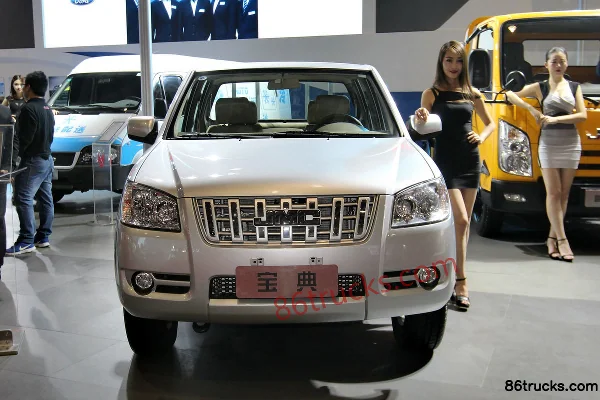 JMC Baodian New Fashion Edition Extended Comfort 2.8L Diesel Double Row Pickup Exterior (2) | 86Trucks