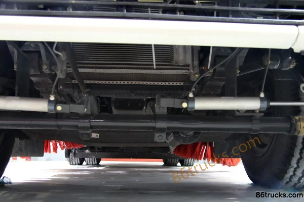Dongfeng Tianjin 180 ch 4X2(6 roues) road sweeper Châssis (1) | 86Trucks