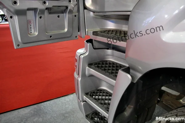 Dongfeng Liuqi Chenglong M5 poids lourd 400 ch 6X4(10 roues) tracteur routier (Yuchai M3) Cabine (2) | 86Trucks