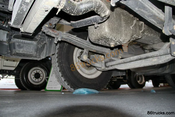 Dongfeng Liuqi Chenglong M5 poids lourd 400 ch 6X4(10 roues) tracteur routier (Yuchai M3) Châssis (2) | 86Trucks