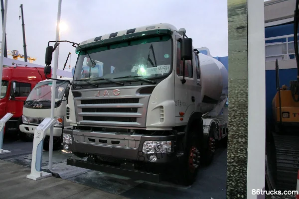 JAC Gallop 375 hp 8X4(12 wheels) Concrete Mixer Truck Exterior (2) | 86Trucks