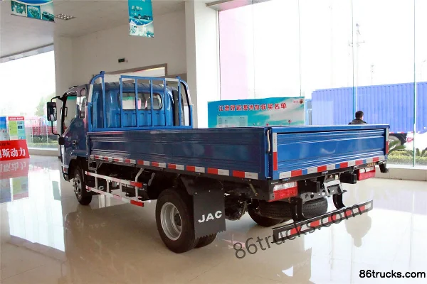 JAC Shuailing Q3 Édition Commerce Polyvalent 132 ch 4X2(6 roues) Camion léger à ridelles 3,3 m cabine demi-profonde Extérieur (3) | 86Trucks