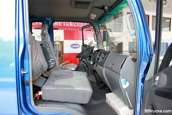 JAC Shuailing Q3 Édition Commerce Polyvalent 132 ch 4X2(6 roues) Camion léger à ridelles 3,3 m cabine demi-profonde (2) | 86Trucks