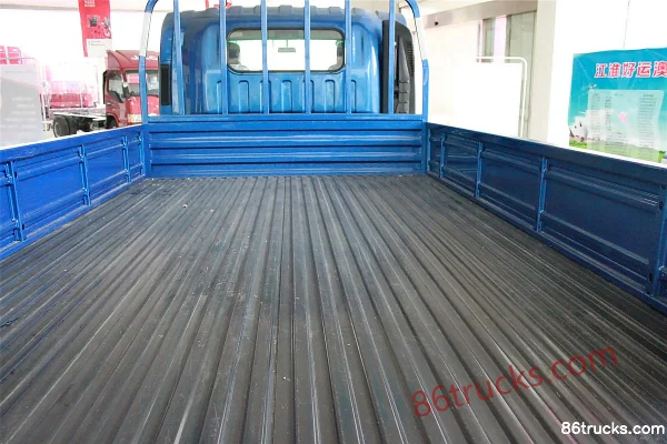 JAC Shuailing Q3 Édition Commerce Polyvalent 132 ch 4X2(6 roues) Camion léger à ridelles 3,3 m cabine demi-profonde Carrosserie (1) | 86Truc
