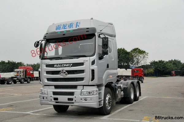 Dongfeng Liuqi Chenglong M7 heavy truck 420 hp 6X4(10 wheels) tractor truck Exterior (3) | 86Trucks