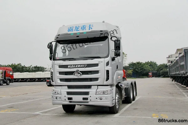 Dongfeng Liuqi Chenglong M7 heavy truck 420 hp 6X4(10 wheels) tractor truck Exterior (2) | 86Trucks
