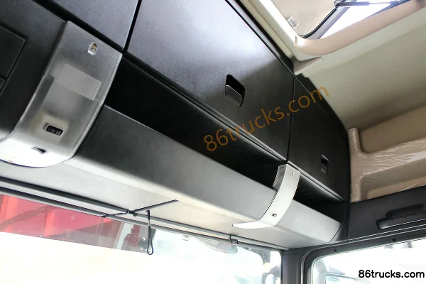 Sinotruk Sitrak C7H Heavy Truck 440 hp 6X2R Tractor Truck Cab (2) | 86Trucks