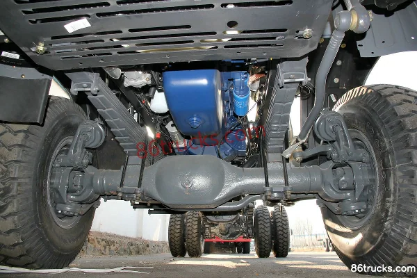 Beiben NG80 série camion lourd 220 ch 8X2(10 roues) 9,5 m camion porteur à ridelles avec cabine avancée Châssis (1) | 86Trucks