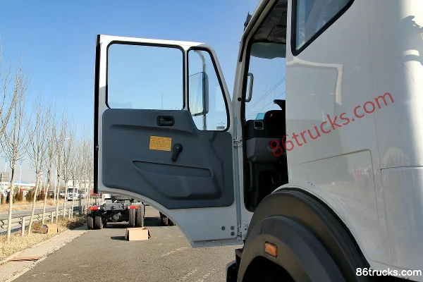 Beiben NG80B heavy truck 336 hp 6X2(8 wheels) tractor truck Cab (1) | 86Trucks