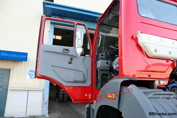 Beiben NG80 série camion lourd 300 ch 8X4(12 roues) camion porteur à ridelles 8,9 m cabine avancée (1) | 86Trucks