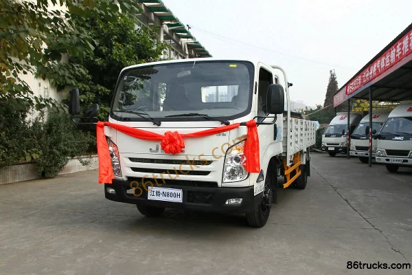 JMC Kairui 800H Standard Edition 152hp 4X2(6 wheels) 4.675m Semi-row Flatbed Light Truck Exterior (3) | 86Trucks