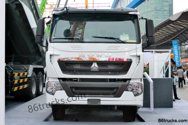 Sinotruk HOWO-T7H 360hp 8X4(12 wheels) concrete mixer truck Exterior