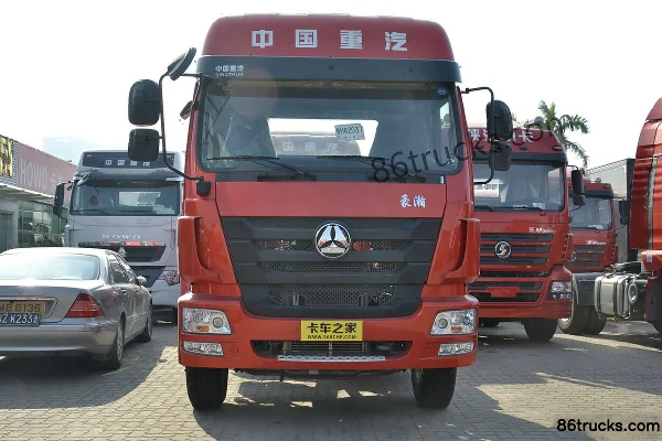 Sinotruk Hohan J7B heavy truck 380 hp 4X2(6 wheels) LNG tractor truck Exterior (2) | 86Trucks