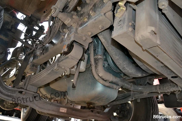 Sinotruk Haohan J7B poids lourd 280 ch 4X2(6 roues) tracteur routier Châssis (1) | 86Trucks