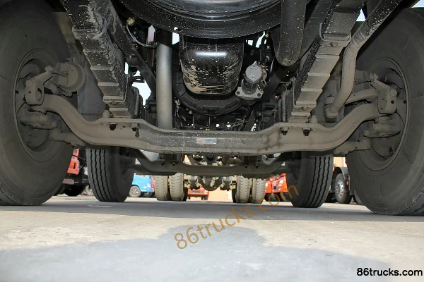 Dongfeng Commercial Vehicle Tianlong Heavy Truck 315hp 8X4(12 wheels) 9.4m Flatbed Cargo Truck Chassis (2) | 86Trucks
