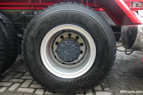 SAIC Hongyan Genlyon M100 280hp 6X4(10 wheels) LNG Detachable Garbage Truck (Chongte Brand) Cab (2) | 86Trucks