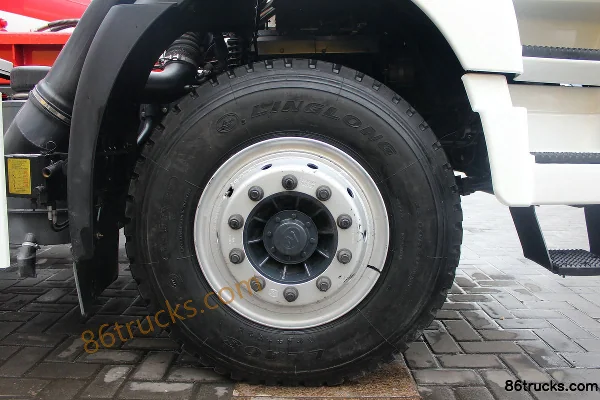 SAIC Hongyan Genlyon M100 280hp 6X4(10 wheels) LNG Detachable Garbage Truck (Chongte Brand) Cab (1) | 86Trucks