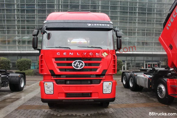 SAIC Hongyan Genlyon M100 Heavy Truck 350hp 6X2(8 wheels) LNG Tractor Truck Exterior (2) | 86Trucks