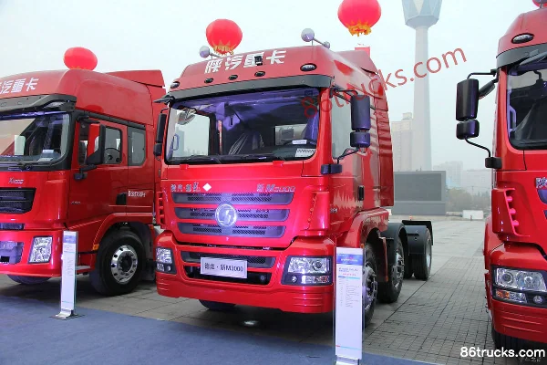 SHACMAN New Delong M3000 Lightweight Edition 380 hp 6X2(8 wheels) LNG Tractor Truck Exterior (3) | 86Trucks