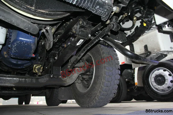 SHACMAN Delong X3000 245 hp 6X2(8 wheels) 9.5m Van Cargo Truck Chassis (3) | 86Trucks