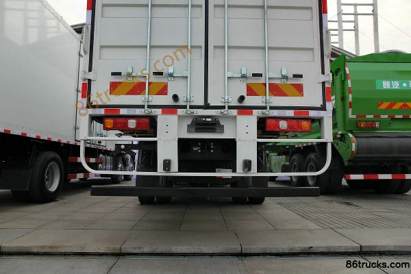 SHACMAN Delong X3000 245 hp 6X2(8 wheels) 9.5m Van Cargo Truck Chassis (3) | 86Trucks