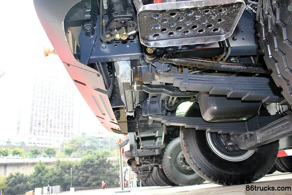 SAIC Hongyan Genlyon 350 ch 6X4(10 roues) camion benne 5,6 m (benne en U) Châssis (1) | 86Trucks