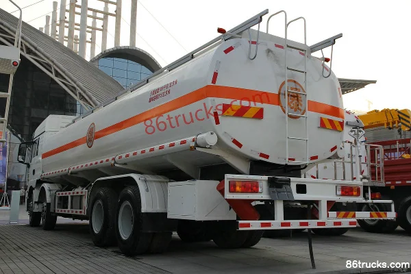 SHACMAN Delong New M3000 290 hp 8X4(12 wheels) Tank Truck Exterior (3) | 86Trucks