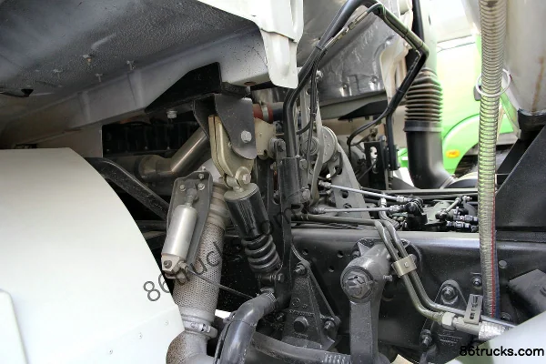 SHACMAN Delong New M3000 290 hp 8X4(12 wheels) Tank Truck Chassis (3) | 86Trucks