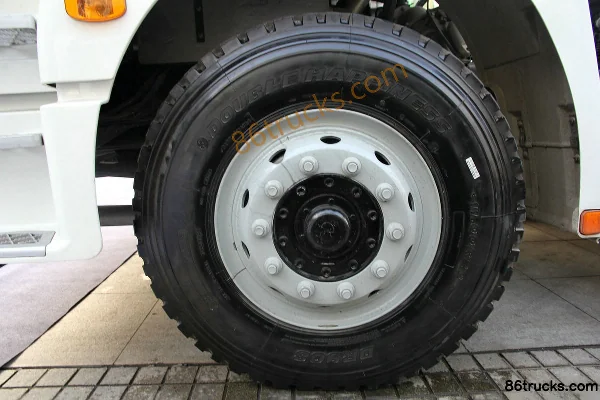 SHACMAN Delong New M3000 290 hp 8X4(12 wheels) Tank Truck Chassis (2) | 86Trucks