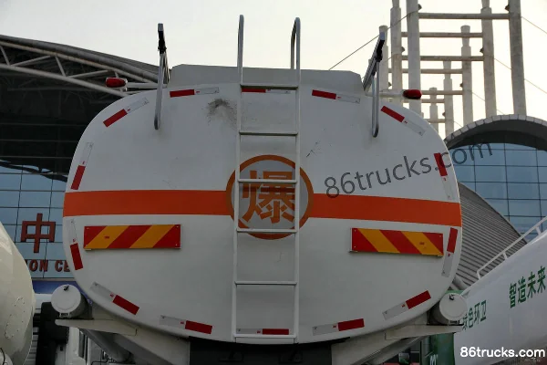 SHACMAN Delong New M3000 290 hp 8X4(12 wheels) Tank Truck Chassis (2) | 86Trucks