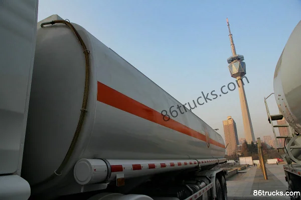 SHACMAN Delong New M3000 290 hp 8X4(12 wheels) Tank Truck Chassis (1) | 86Trucks