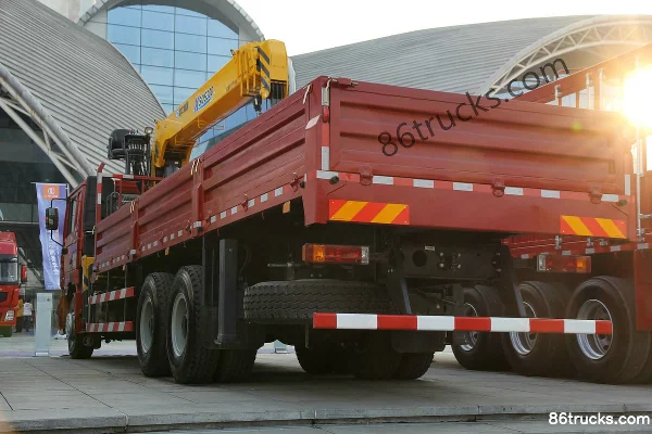 SHACMAN Delong F3000 290 hp 6X4(10 wheels) Truck-mounted Crane Exterior (3) | 86Trucks