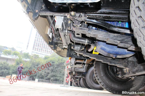 SAIC Hongyan New King Kong camion benne 300 ch 8X4(12 roues) 7,6 m Châssis (1) | 86Trucks