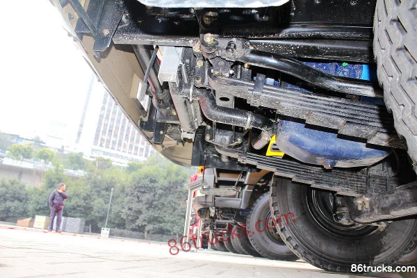 SAIC Hongyan New JinGang Heavy Truck 320 hp 8X4(12 wheels) 6.5m Dump Truck (SDEC) Chassis (1) | 86Trucks