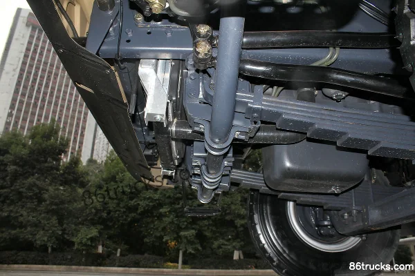 SAIC Hongyan Genlyon C100 Heavy Truck 390 hp 8X4(12 wheels) 8.5m Dump Truck (flat top) Chassis (1) | 86Trucks