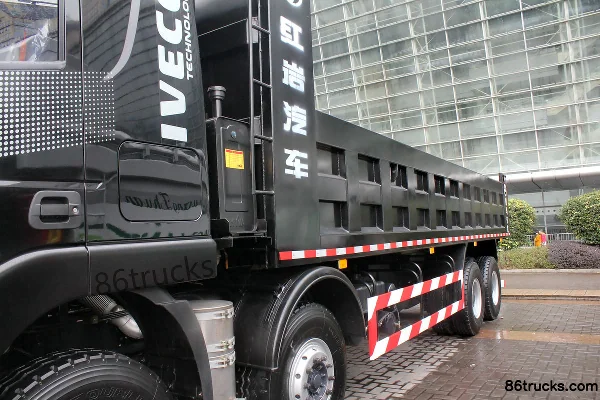 SAIC Hongyan Genlyon C100 Heavy Truck 390 hp 8X4(12 wheels) 8.5m Dump Truck (flat top) Body (3) | 86Trucks
