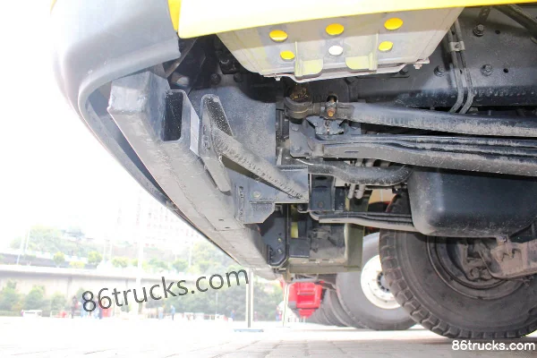 SAIC Hongyan Genlyon M100 6X4(10 wheels) 12-ton Truck-mounted Crane Chassis (1) | 86Trucks