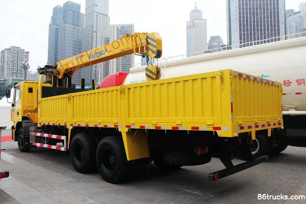 SAIC Hongyan Genlyon M100 6X4(10 wheels) 12-ton Truck-mounted Crane Body (2) | 86Trucks