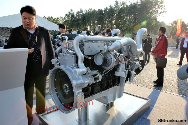 Sinotruk MT13.44-50 440 ch 13L China V moteur au gaz naturel Extérieur (3) | 86Trucks