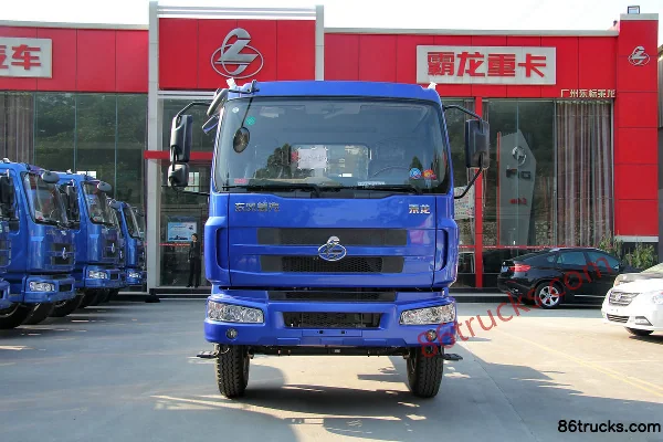 Dongfeng Liuqi Chenglong M3 Medium Truck 160hp 4X2(6 wheels) 7.7m Van Cargo Truck Chassis Exterior (2) | 86Trucks