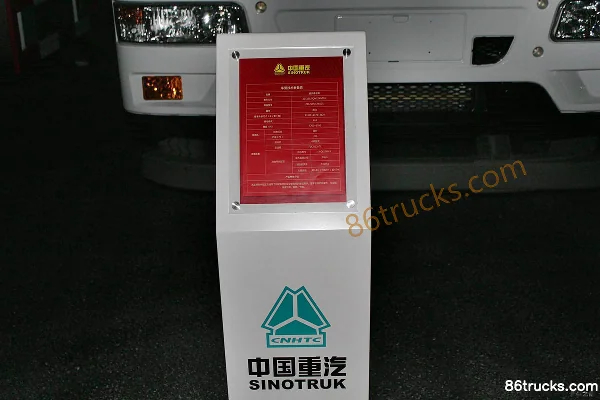 Sinotruk Steyr M5G 280 hp 6X4(10 wheels) truck-mounted crane Exterior (2) | 86Trucks