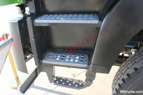 Shijun Gelaole heavy truck 336 hp 6X4(10 wheels) 5.8m LNG dump truck (U-shaped new slag truck) Cab (2) | 86Trucks
